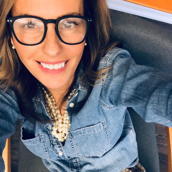 Meet your Posher, Carolyn - Picture 1 of 1